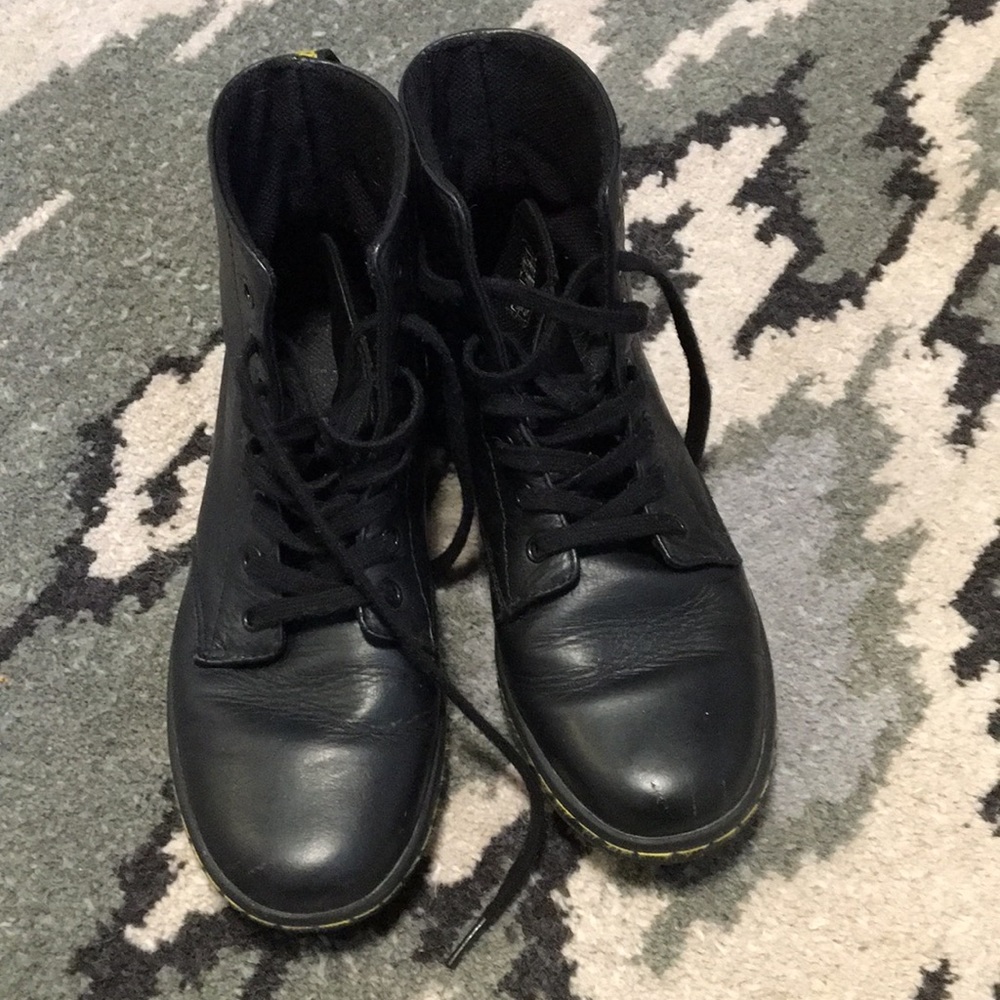 Doc Marten AirWair, Black Size 8